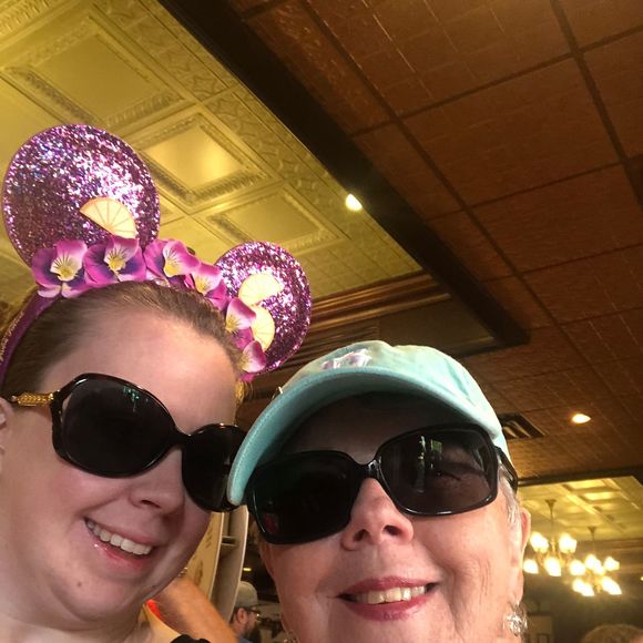 Meet your Posher, Carolyn - Picture 1 of 1